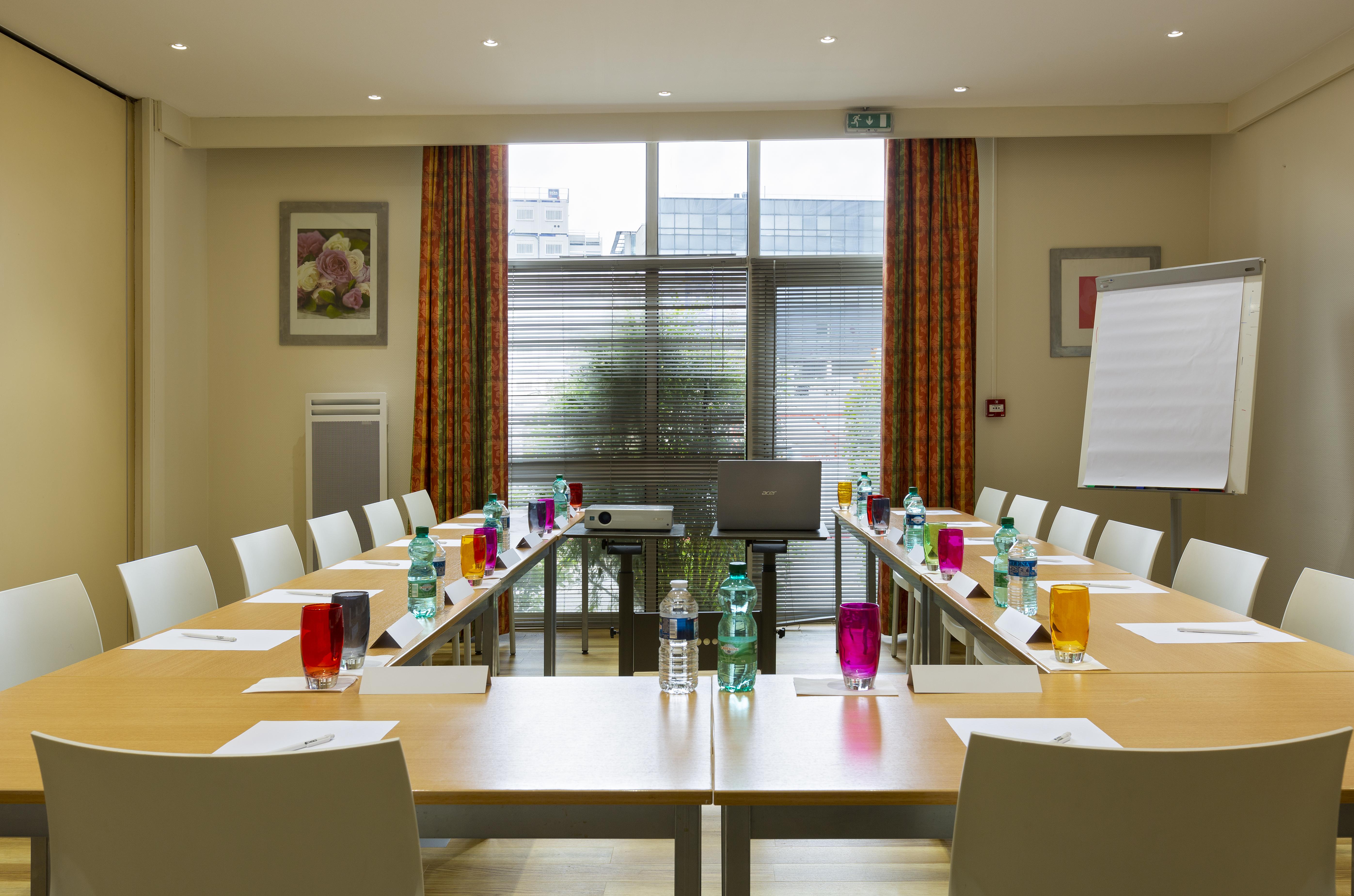 Hotel Comfort Paris Porte D'ivry 3*